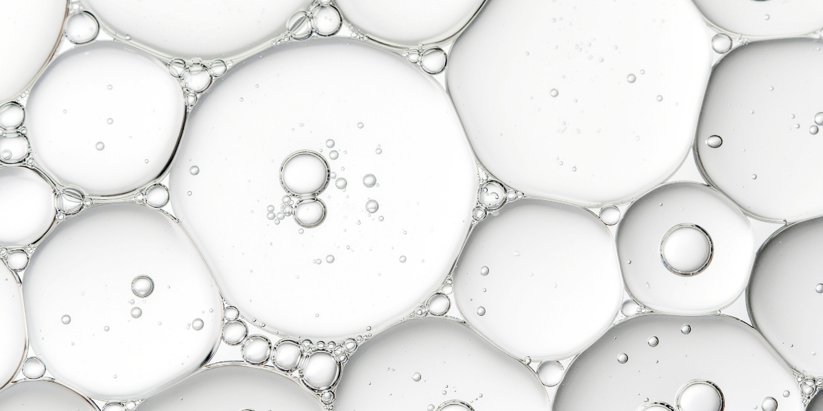 PREENCHIMENTO COM ÁCIDO HIALURÔNICO: CONFIRA 10 BENEFÍCIOS DO PROCEDIMENTO